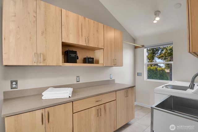 7103 156th Street SW, Edmonds, WA 98026