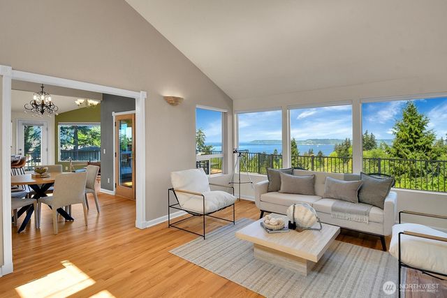 7103 156th Street SW, Edmonds, WA 98026