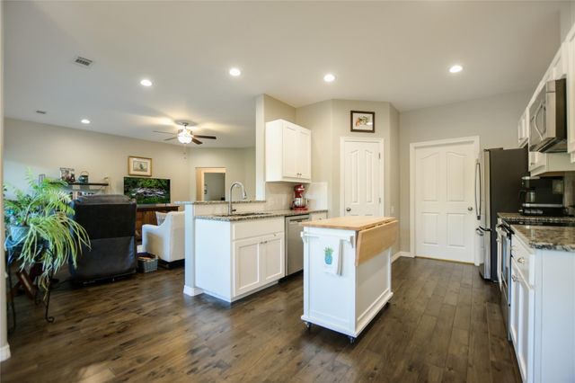 1502 Hi CIR S, Horseshoe Bay, TX 78657