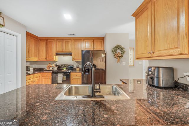 125 Bulldog Court, Barnesville, GA 30204