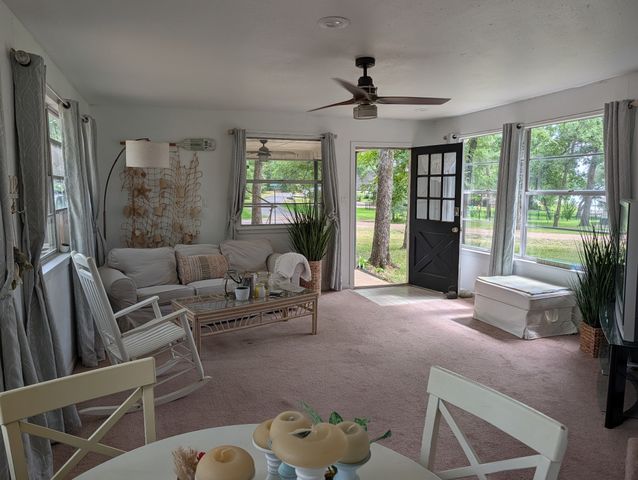 155 Lake Drive, Enchanted Oaks, TX 75156