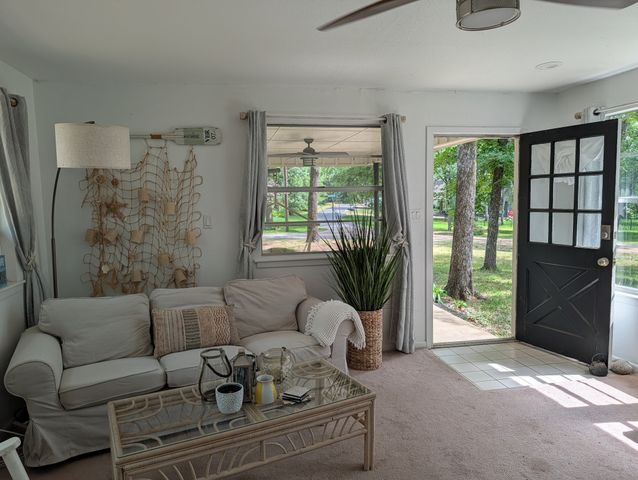 155 Lake Drive, Enchanted Oaks, TX 75156