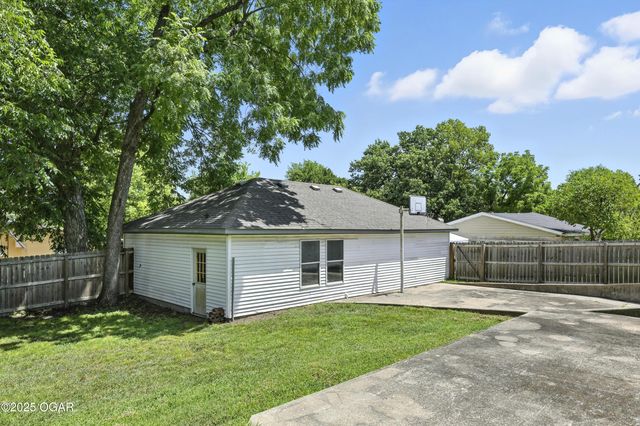 340 W Brook Street, Neosho, MO 64850