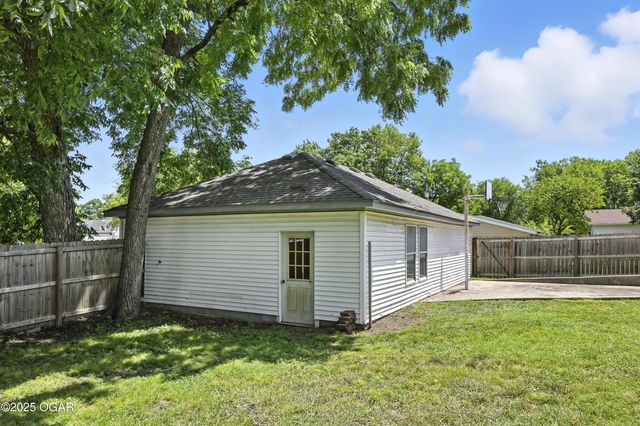 340 W Brook Street, Neosho, MO 64850