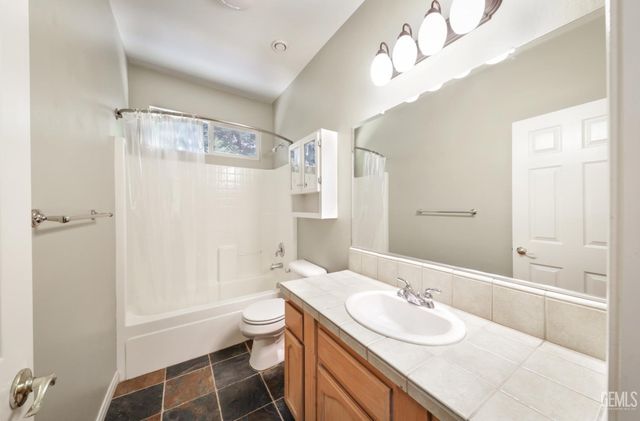 9908 Commodore Drive, Bakersfield, CA 93312