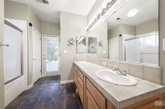 9908 Commodore Drive, Bakersfield, CA 93312
