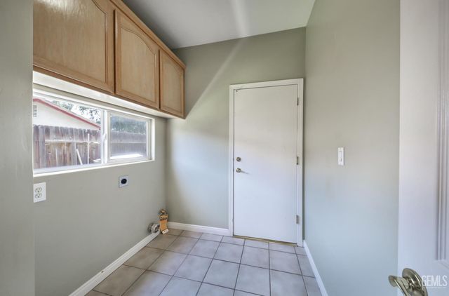 9908 Commodore Drive, Bakersfield, CA 93312