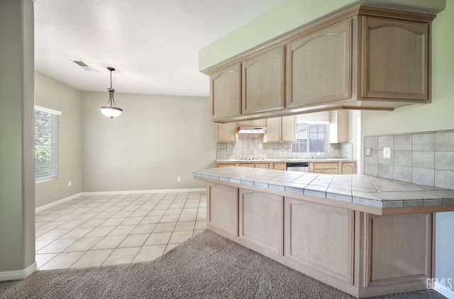 9908 Commodore Drive, Bakersfield, CA 93312