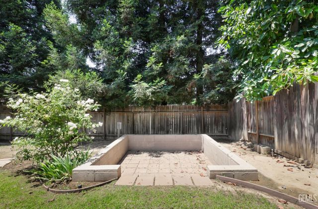 9908 Commodore Drive, Bakersfield, CA 93312