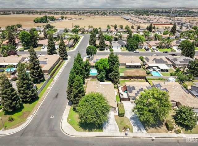 9908 Commodore Drive, Bakersfield, CA 93312