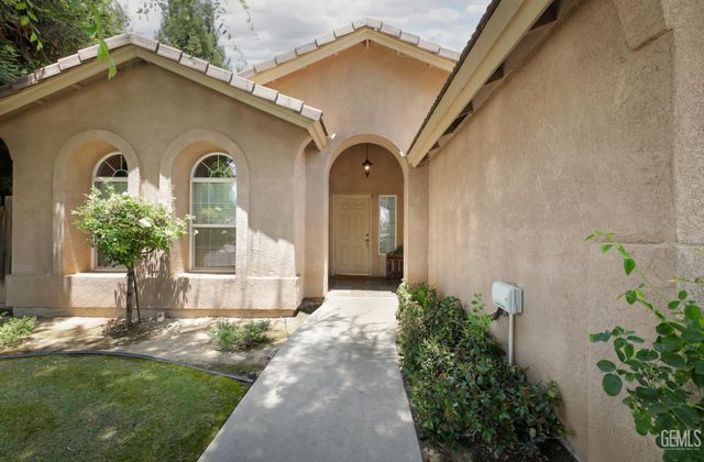 9908 Commodore Drive, Bakersfield, CA 93312
