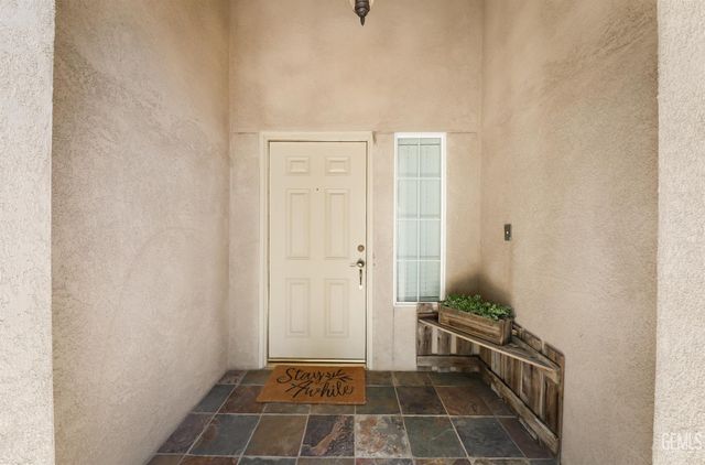 9908 Commodore Drive, Bakersfield, CA 93312