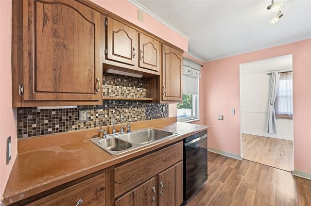9117 Plateau Dr, Mccandless, PA 15237