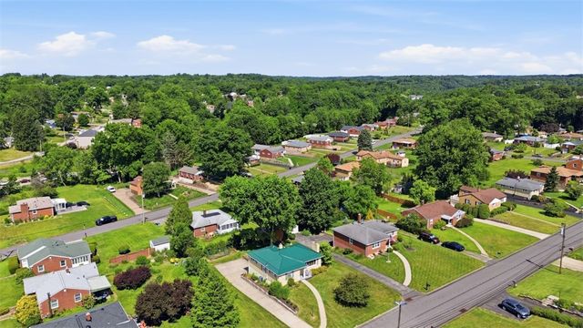 9117 Plateau Dr, Mccandless, PA 15237