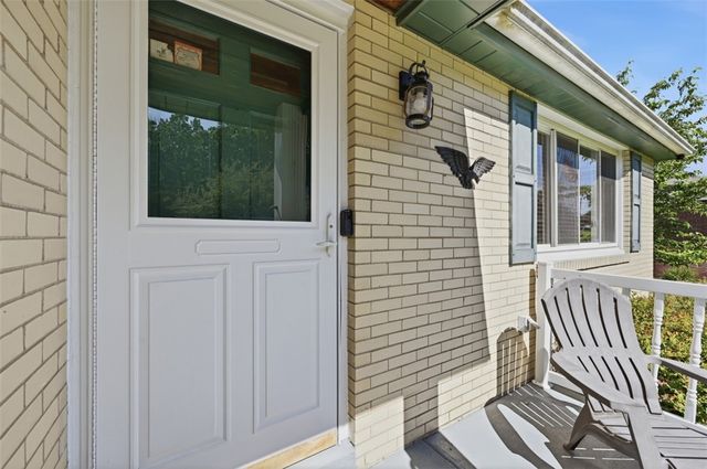 9117 Plateau Dr, Mccandless, PA 15237
