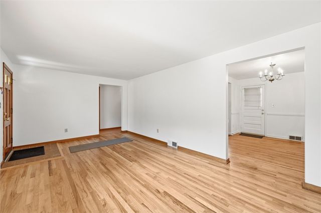 9117 Plateau Dr, Mccandless, PA 15237