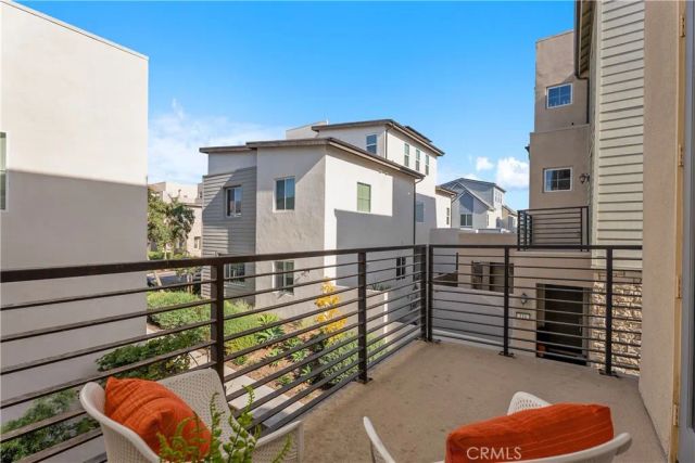 110 Spiral, Irvine, CA 92618