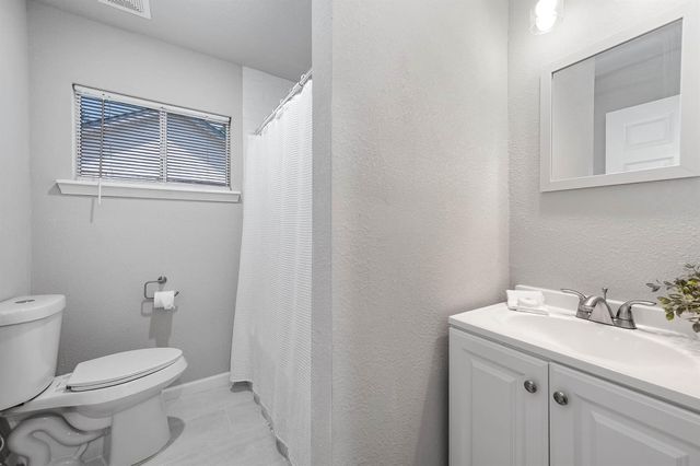 709 E Gulf Street, Baytown, TX 77520