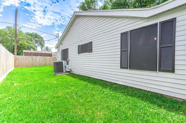 709 E Gulf Street, Baytown, TX 77520