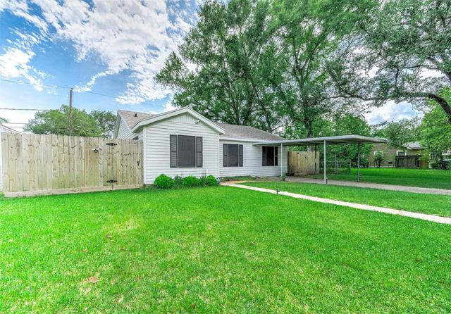 709 E Gulf Street, Baytown, TX 77520