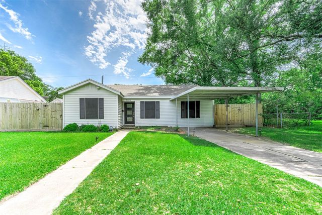 709 E Gulf Street, Baytown, TX 77520