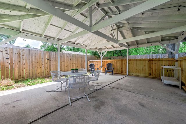 709 E Gulf Street, Baytown, TX 77520