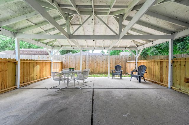 709 E Gulf Street, Baytown, TX 77520