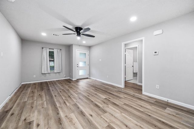 709 E Gulf Street, Baytown, TX 77520