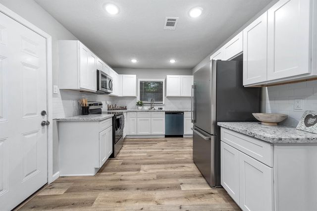 709 E Gulf Street, Baytown, TX 77520
