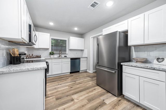709 E Gulf Street, Baytown, TX 77520