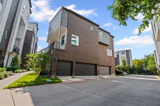 381 E Greenbriar Lane 501, Dallas, TX 75203