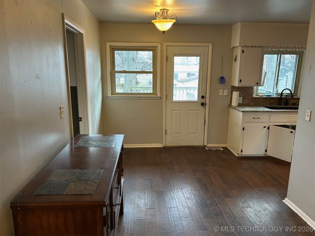 12 W 42nd Street, Sand Springs, OK 74063