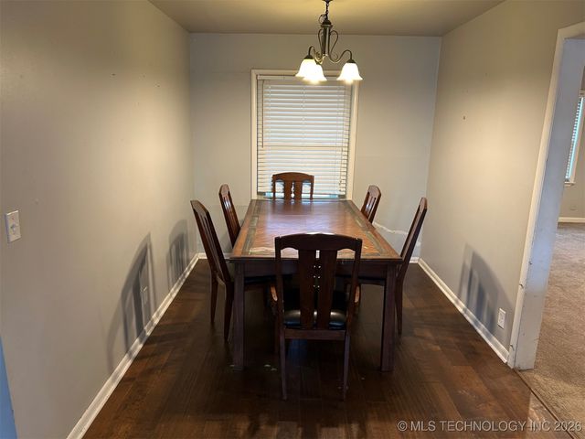 12 W 42nd Street, Sand Springs, OK 74063