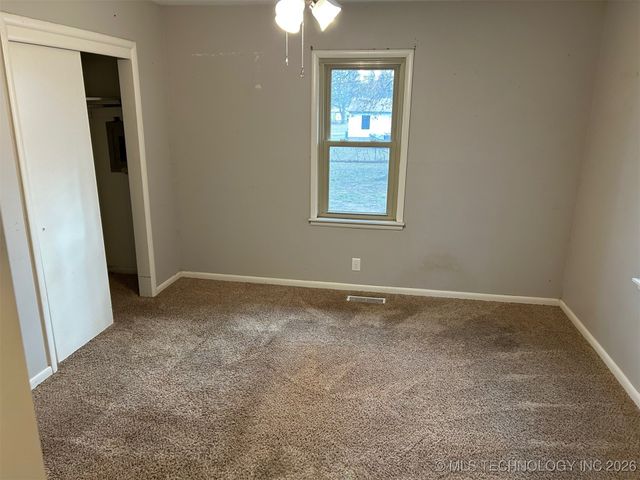 12 W 42nd Street, Sand Springs, OK 74063