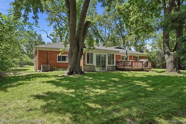 2444 Anders Drive, Waterford, MI 48329