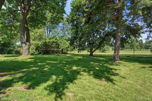 2444 Anders Drive, Waterford, MI 48329