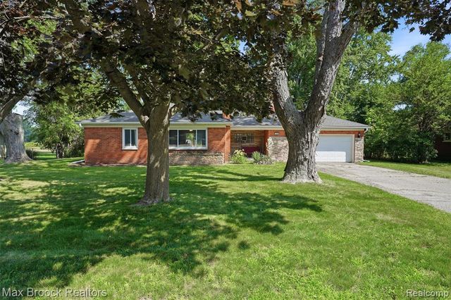 2444 Anders Drive, Waterford, MI 48329
