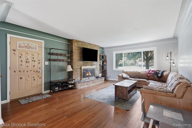 2444 Anders Drive, Waterford, MI 48329