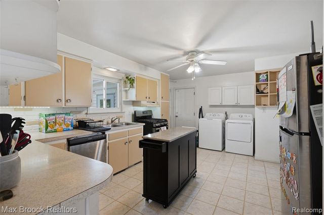 2444 Anders Drive, Waterford, MI 48329