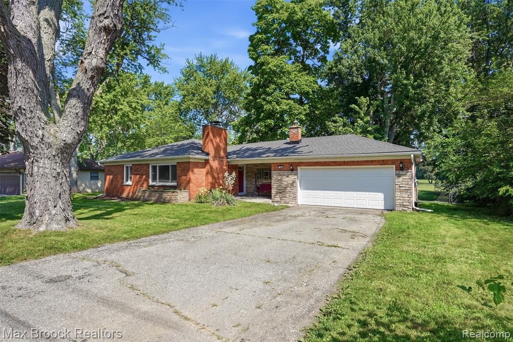 2444 Anders Drive, Waterford, MI 48329