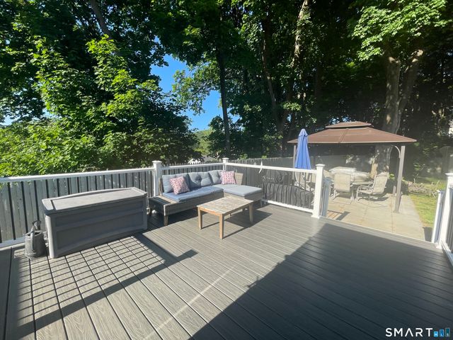 15 Farnam Hill, Bethel, CT 06801