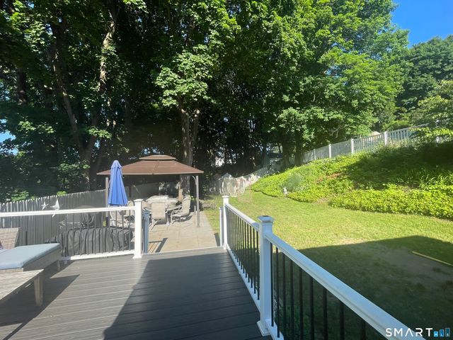15 Farnam Hill, Bethel, CT 06801