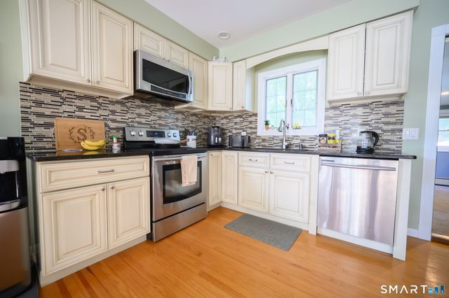 15 Farnam Hill, Bethel, CT 06801