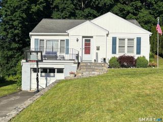 15 Farnam Hill, Bethel, CT 06801