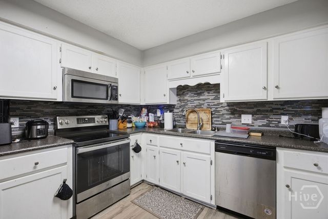 906 Wrenwood Lane, Hinesville, GA 31313