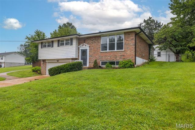 1439 Twin Oaks Drive, Arnold, MO 63010