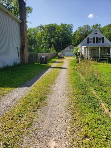 32700 Pettibone Road, Solon, OH 44139