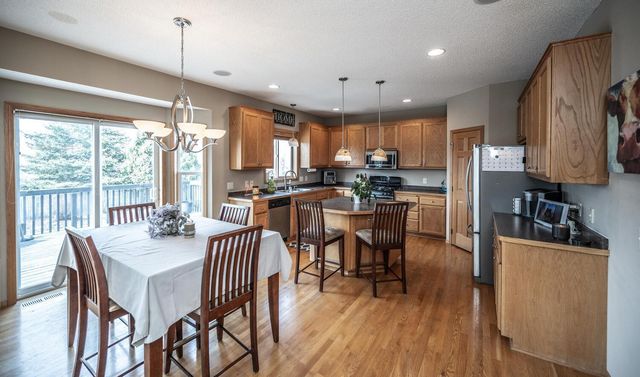 1122 Drew Drive, Woodbury, MN 55129