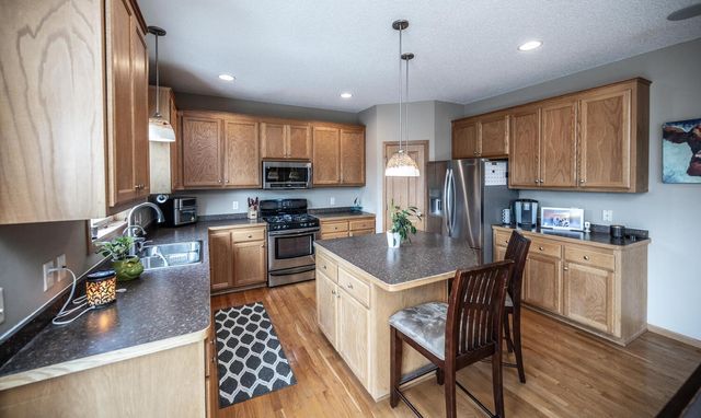 1122 Drew Drive, Woodbury, MN 55129