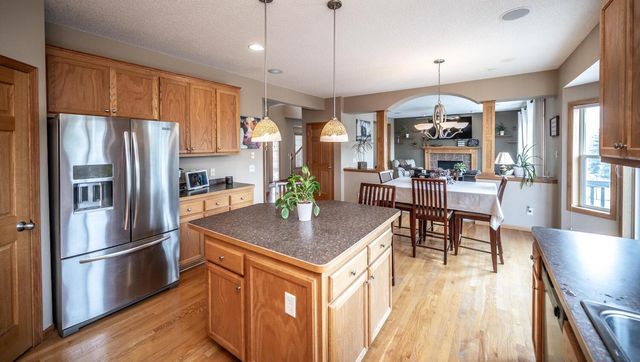 1122 Drew Drive, Woodbury, MN 55129